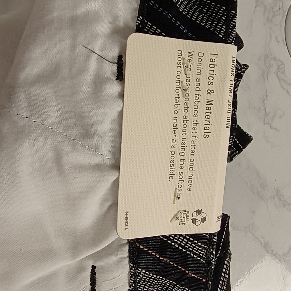 a.n.a. ANA A New Approach Shorts Womens 16 Black White Stripe Mid Rise Twill NWT - Picture 8 of 9
